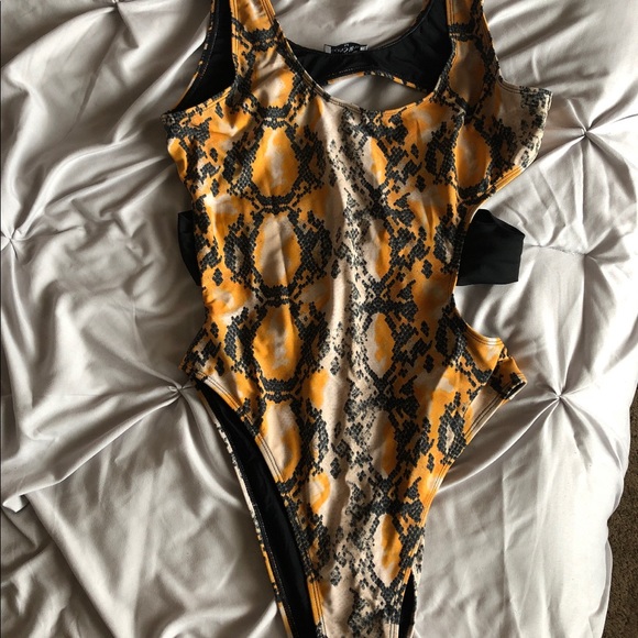 Sexy Bathing Suit - Picture 4 of 4